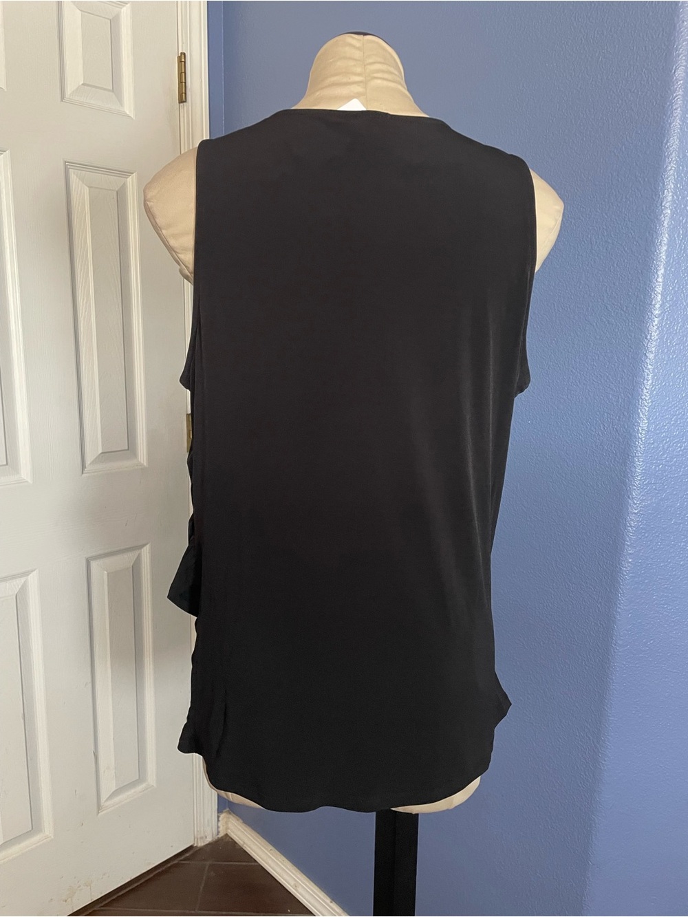Torrid Black Surplice Sleeveless Ruched Tank 1X - Picture 4 of 8